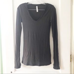 Athleta V Neck Ribbed Long Sleeve Top Soft Gray